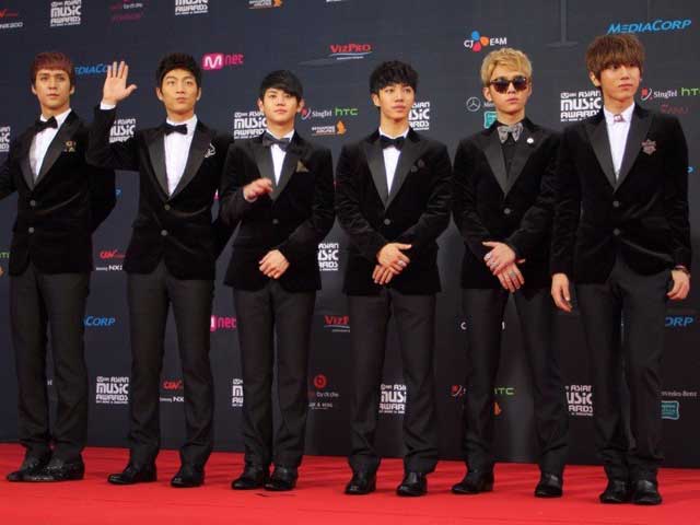 B2ST at MAMA 2011 in Singapore