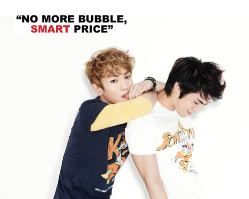 K-pop SHINee posing for Maypole