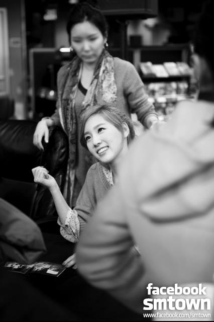 SNSD Signing Girls Generation Best Buy