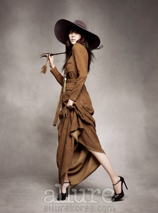 Son Dam Bi Allure Magazine February Issue 2013 B (1)