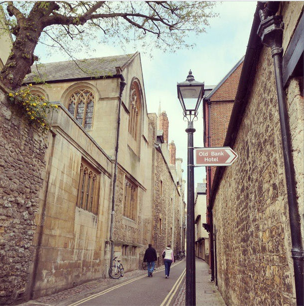 SNSD_Taeyeon_Oxford_2