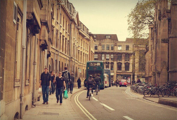 SNSD_Taeyeon_Oxford_4